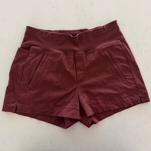 Athleta Trekkie North Mid-Rise Short (Rust/Red)